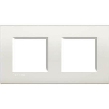 LNA4802M2BI Рамка 2-м LivingLight прямоугол. бел. Leg BTC 