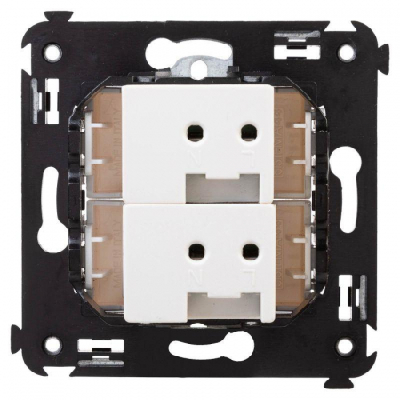 4400543 Устройство зарядное USB СП Avanti "Белое облако" DKC 