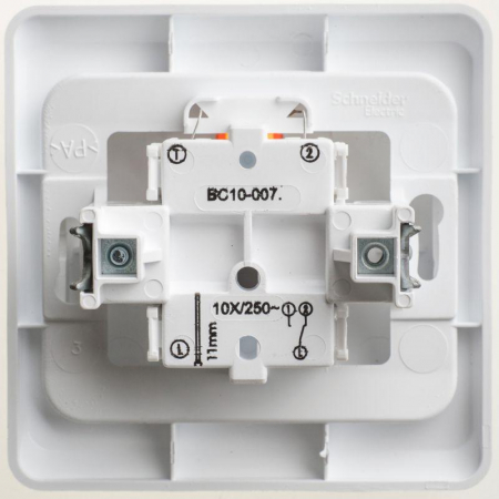 BC10-007B Переключатель проходной 1-кл. СП Этюд 10А IP20 с подсветкой бел. SE 