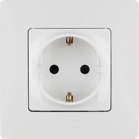 672222 Розетка 1-м СП Etika 16А IP31 250В 2P+E с заземл. защ. шторки немецк. стандарт винтов. клеммы механизм бел. IEK 